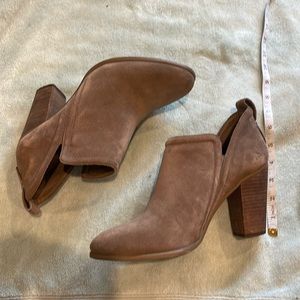Vince Camuto Bootie